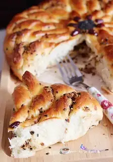 Sunflower nut bread