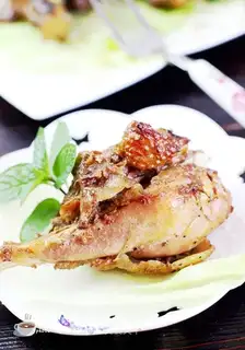 Black pepper roasted chicken legs