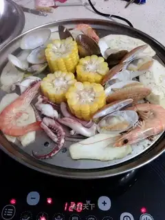 Seafood steam pan