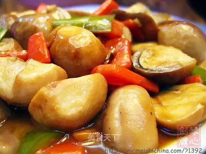Straw mushroom in oyster sauce