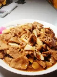 Sauted mutton with garlic