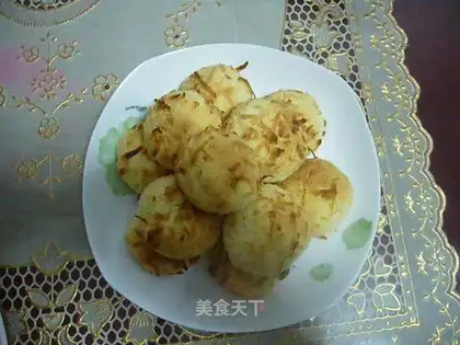 Golden shredded coconut balls