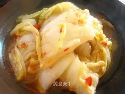 Chinese cabbage with chopped pepper
