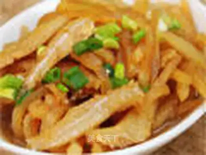 stir-fried dried whitebait with shredded radish