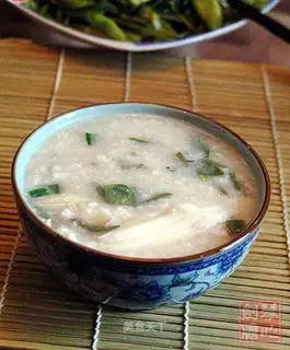 Fish bone and water shield porridge