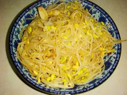 stir-fried soybean sprouts
