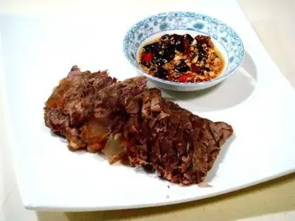 Sauce beef and stewed mutton