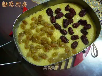 Double fruit yellow rice cake