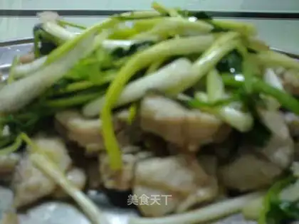 stir-fried sashimi with shallots