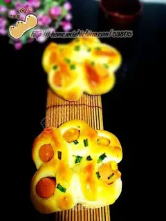 Plum Blossom Hot Dog Bread