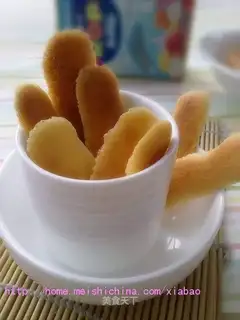 Finger cookies with strong egg flavor