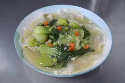 Green bean and carrot meat dumplings