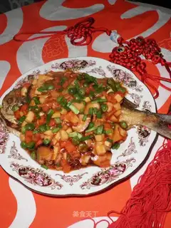 Pomfret in tomato sauce