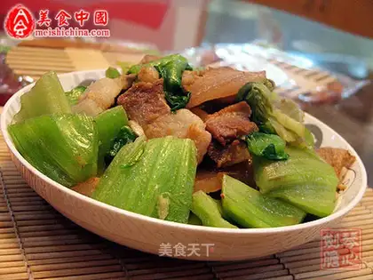 stir-fried pork and cabbage with bacon
