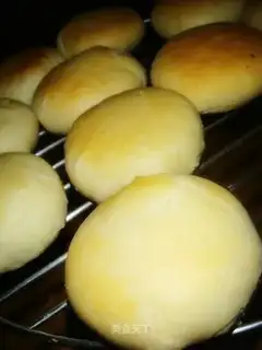 Crispy bean paste mooncake