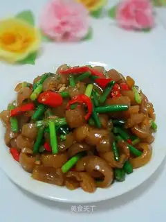 stir-fried pork skin with garlic moss