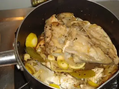 Boiled salmon fish head in wine