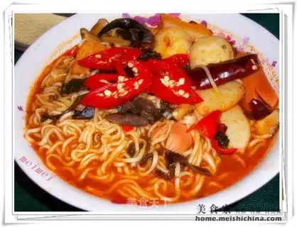 Chilling spicy noodles