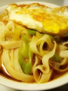 Fried eggs and sesame oil mixed noodles