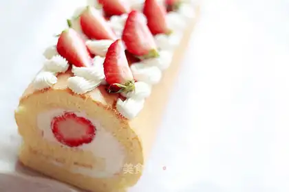 Strawberry cream rolls