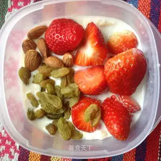 Porridge of oatmeal nuts
