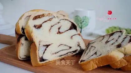 Chocolate sauce for heart toast
