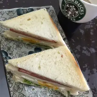Full egg sandwich