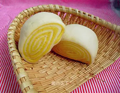 Pumpkin double-coloured buns