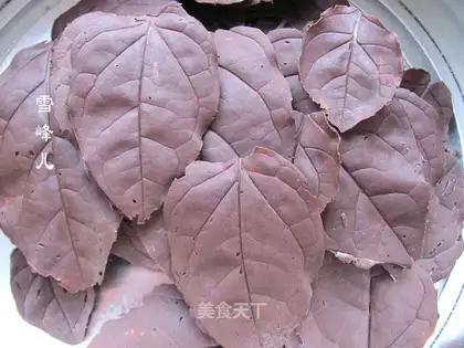 Chocolate leaves