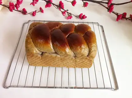 Black sesame pasta toast