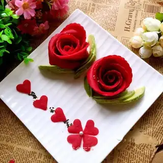 Red roses and croquettes