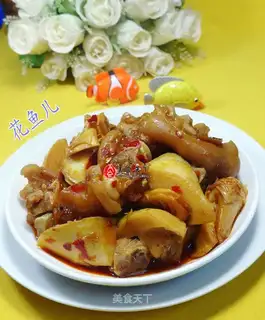 Ray cooks a pig's hoof