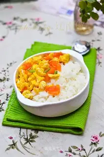 Tomato-covered rice