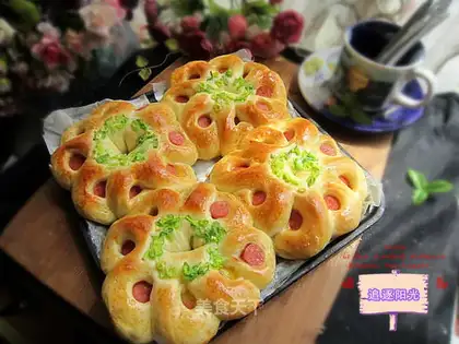 Onion hot dog bread