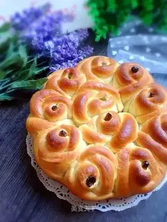 Rose bread