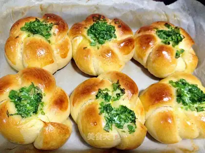 Flower onion bread