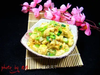 Garlic sprouts and eggs