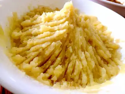 Black pepper mashed potatoes