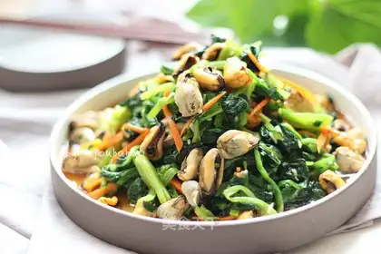 Sea rainbow spinach