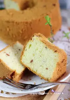Cranberry chili cake