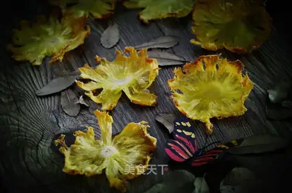 Pineapple dry flowers
