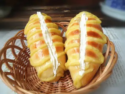 caterpillar bread