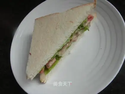Black pepper ham sandwich