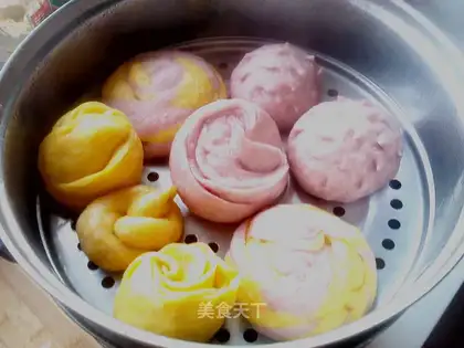 Double-coloured buns