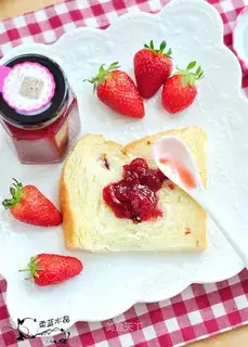 Pellet strawberry sauce