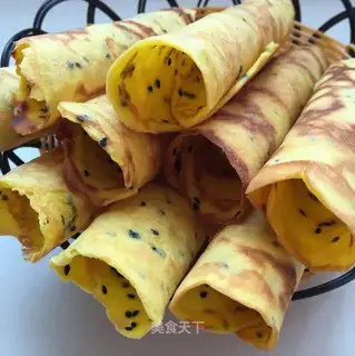 Sesame egg rolls