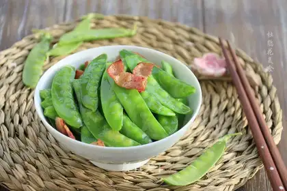 Bacon fried Dutch beans