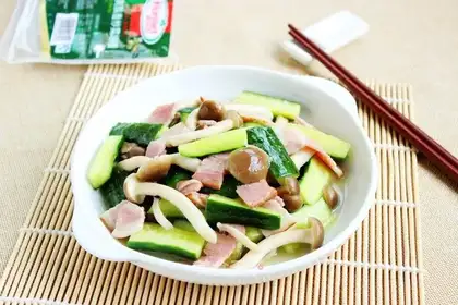 Nine cucumber mushrooms and bacon