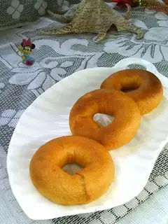 Tomato doughnuts