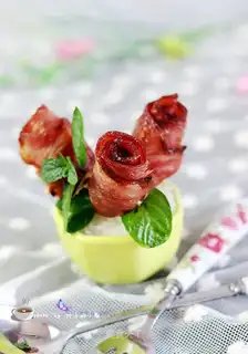 Rose bacon rolls